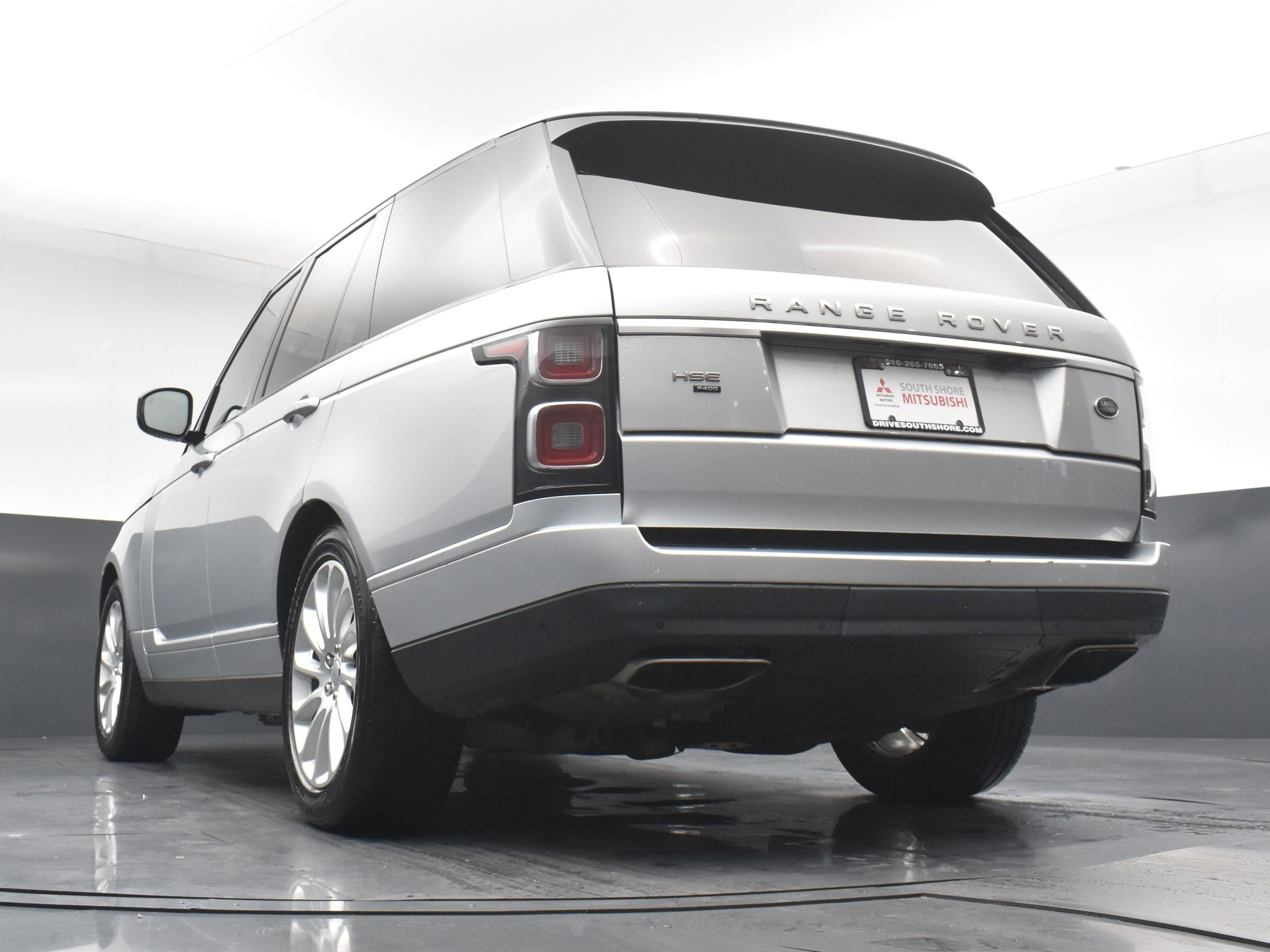 Used 2020 Land Rover Range Rover HSE image 25