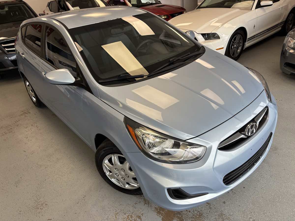 Used 2012 Hyundai Accent GS image 5