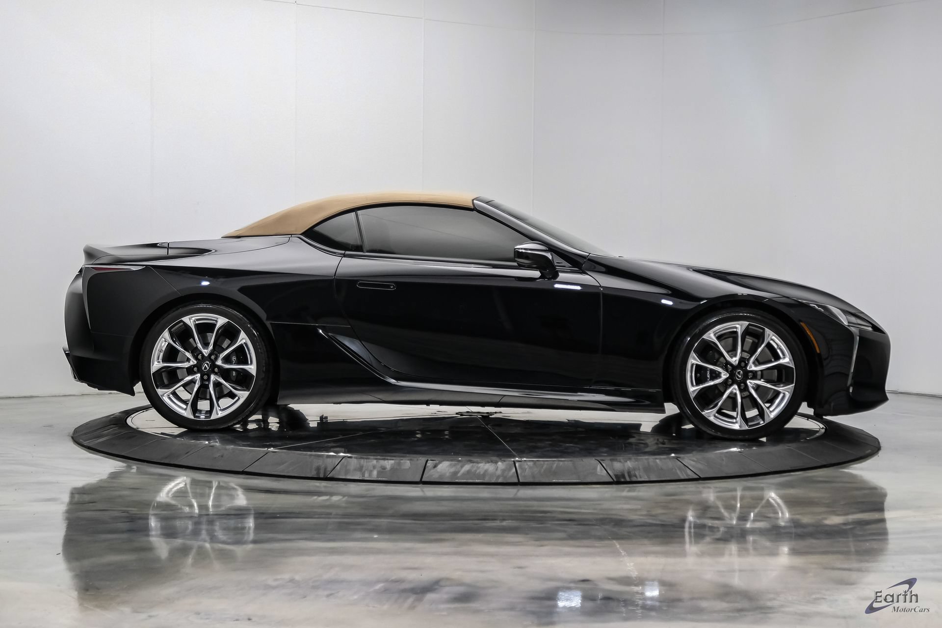 Used 2021 Lexus LC 500 Convertible w/ Touring Package RWD image 26