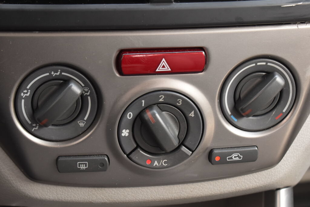 Used 2010 Subaru Forester 2.5X AWD/4WD image 12