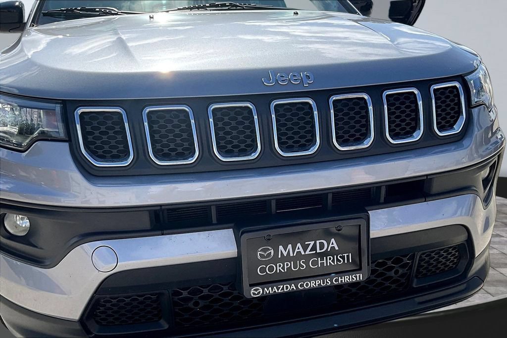 Used 2024 Jeep Compass Latitude AWD/4WD image 34