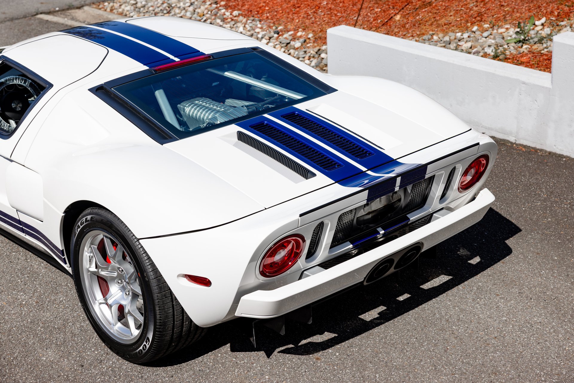 Used 2006 Ford GT RWD image 35
