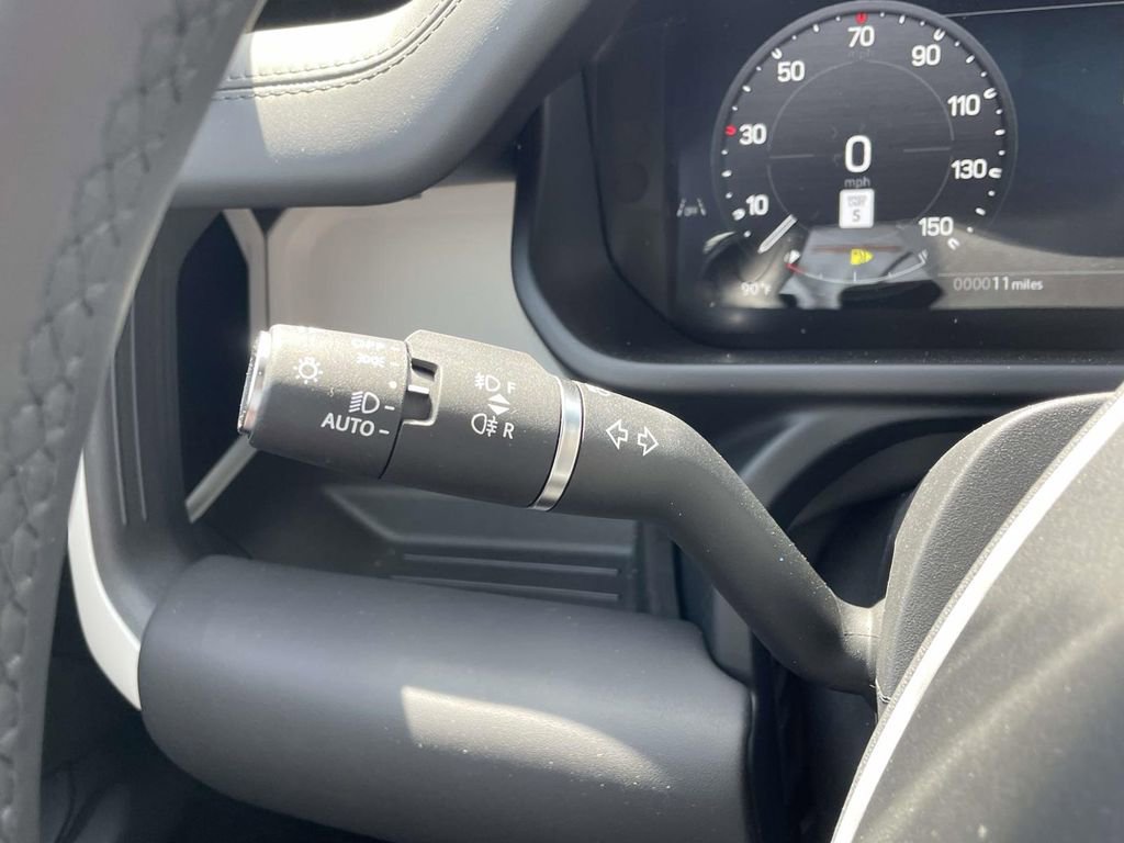 New 2026 Land Rover Defender 130 X-Dynamic SE AWD/4WD image 40