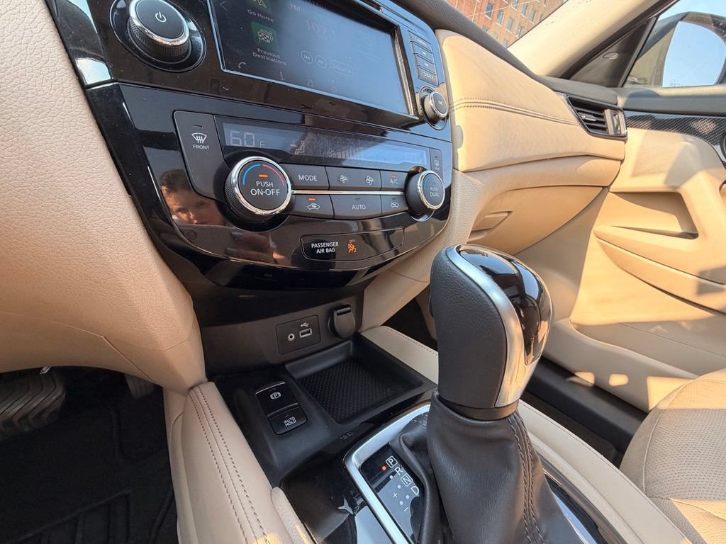 Used 2020 Nissan Rogue SL w/ Premium Package FWD image 21