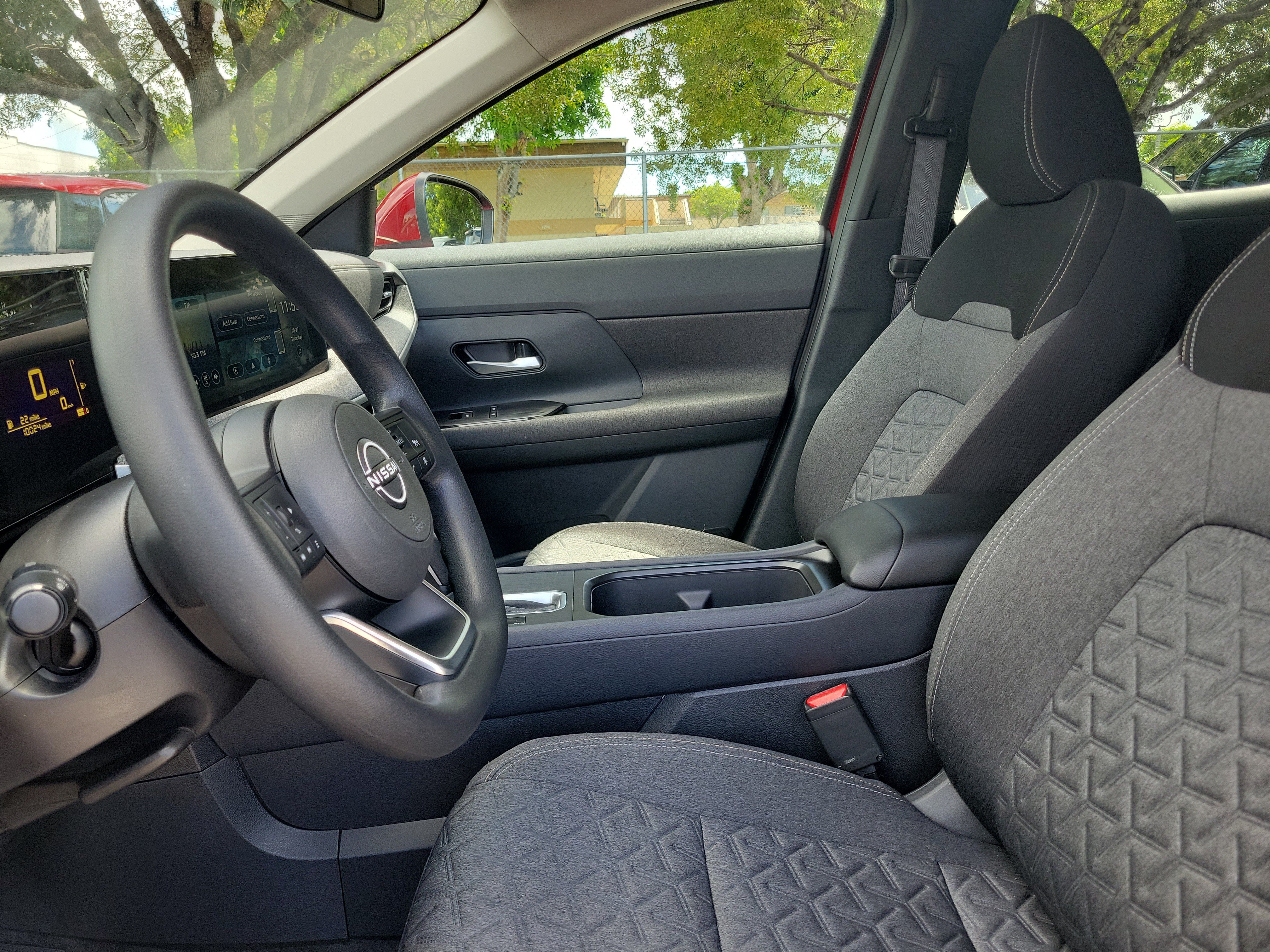 Used 2025 Nissan Kicks SV FWD image 11