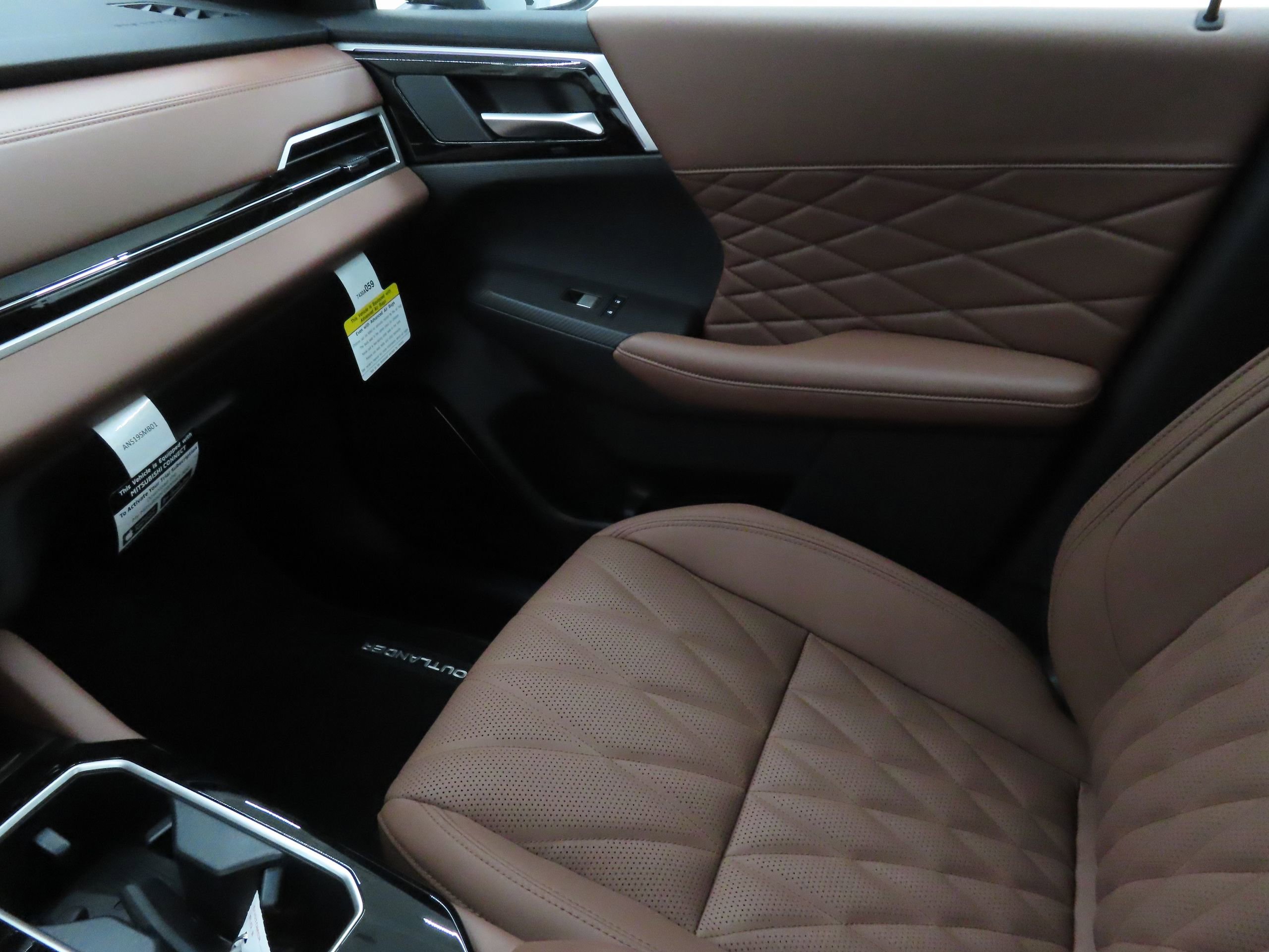 New 2026 Mitsubishi Outlander SEL image 19