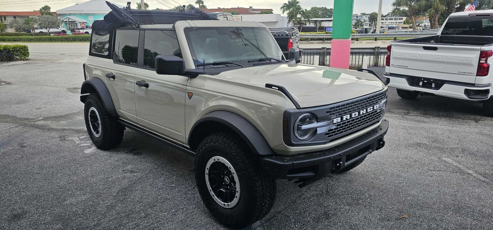Used 2025 Ford Bronco Badlands w/ Sasquatch Package AWD/4WD image 32