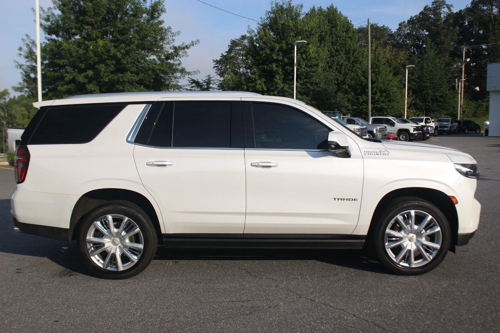 Used 2021 Chevrolet Tahoe High Country w/ Premium Package AWD/4WD image 7