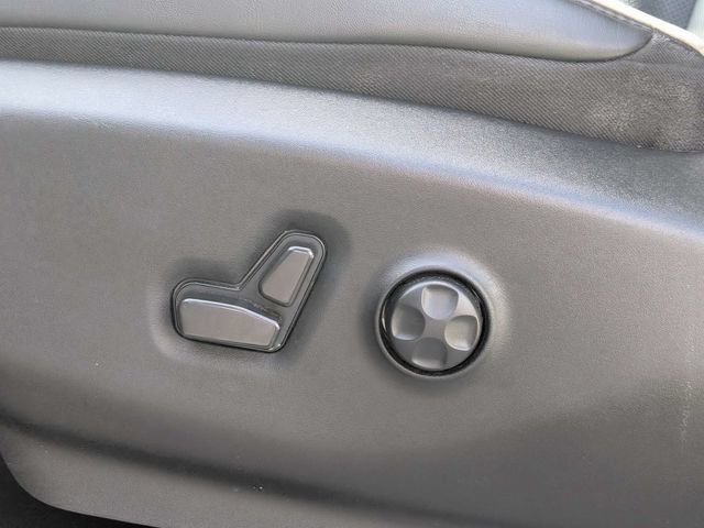 Used 2023 Chrysler Pacifica Limited FWD image 21