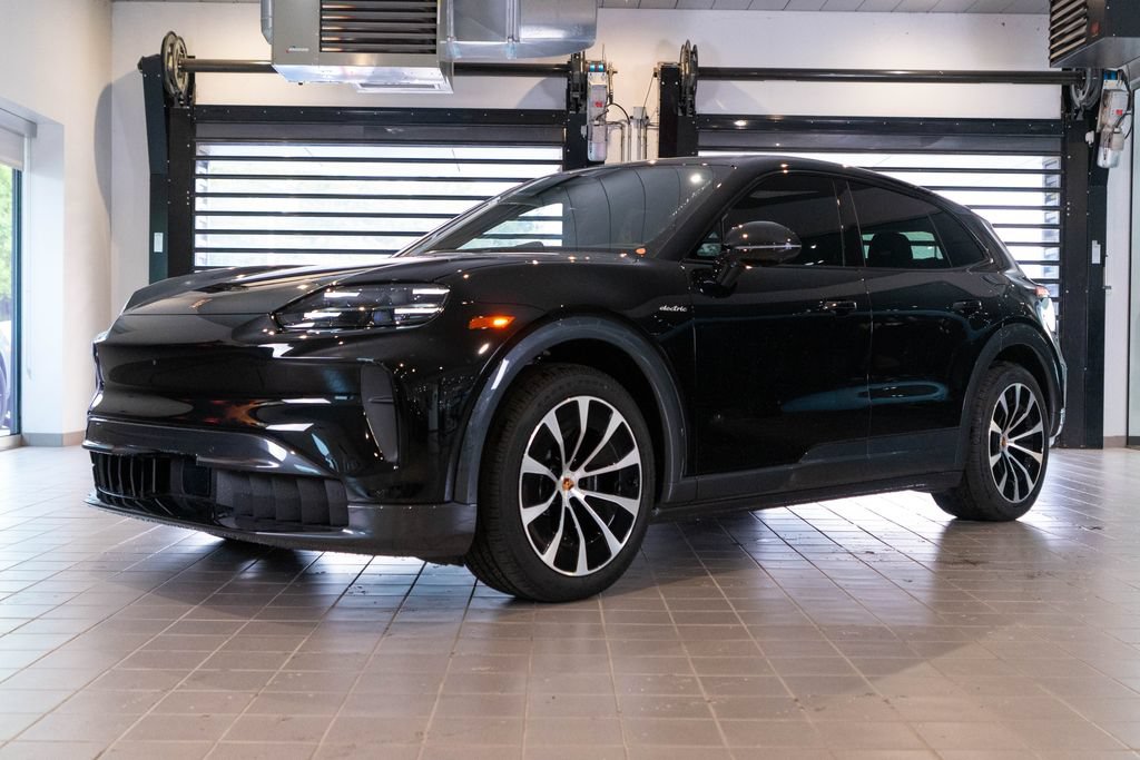 New 2026 Porsche Cayenne Electric AWD/4WD image 1