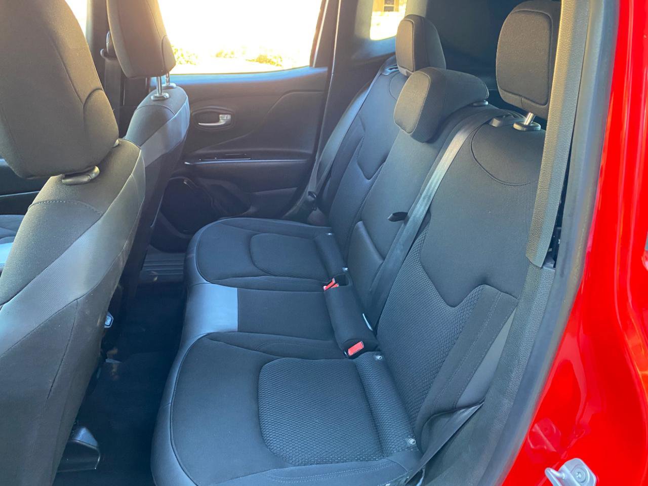 Used 2018 Jeep Renegade Altitude w/ Popular Equipment Group image 34