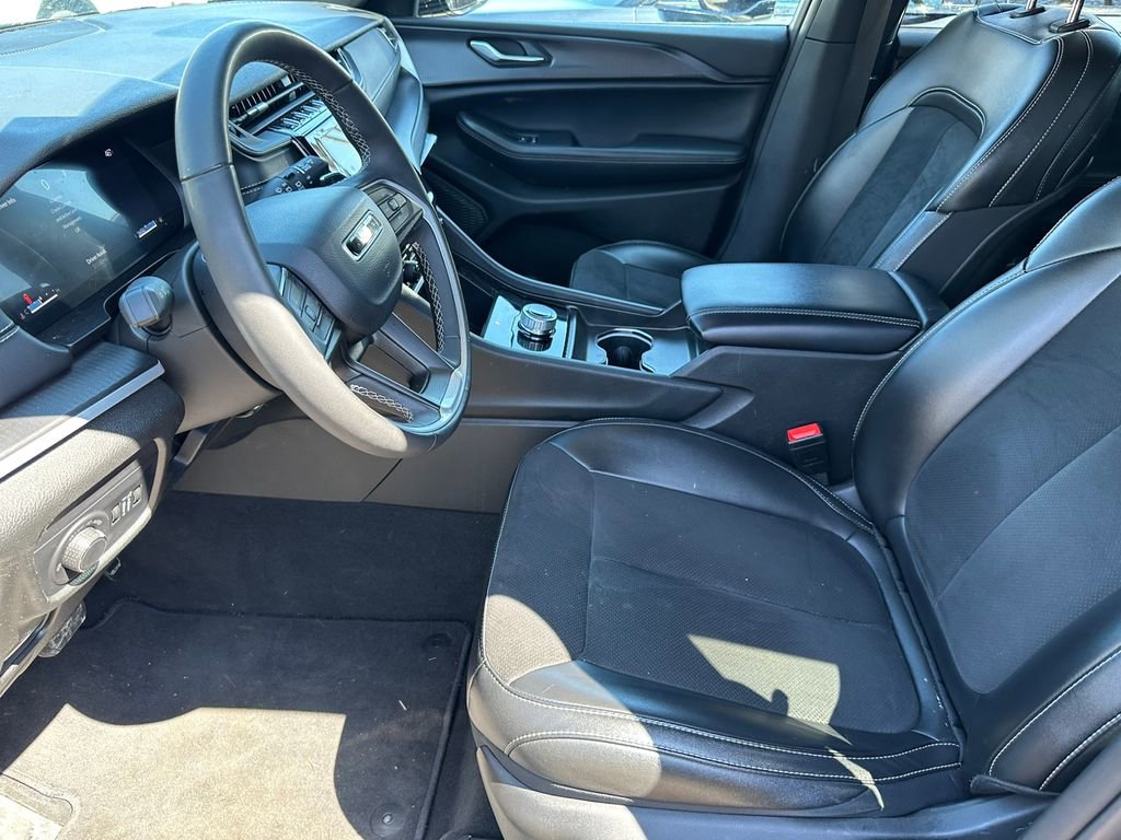 Used 2024 Jeep Grand Cherokee L Laredo AWD/4WD image 14