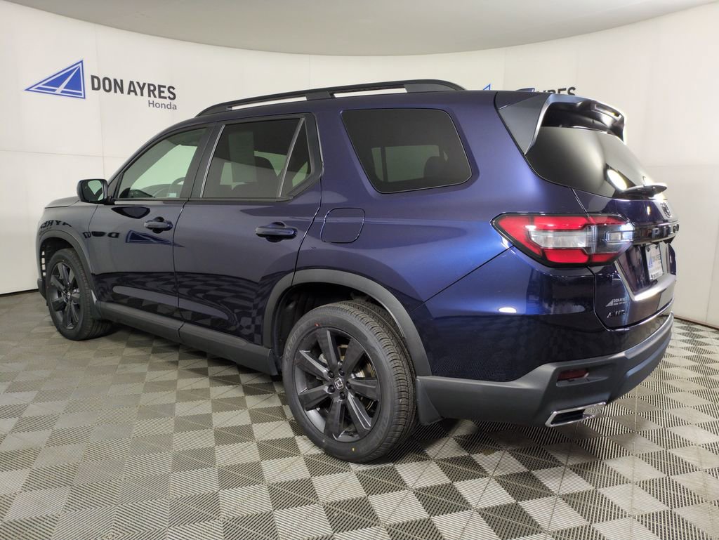 Certified 2023 Honda Pilot Sport image 4