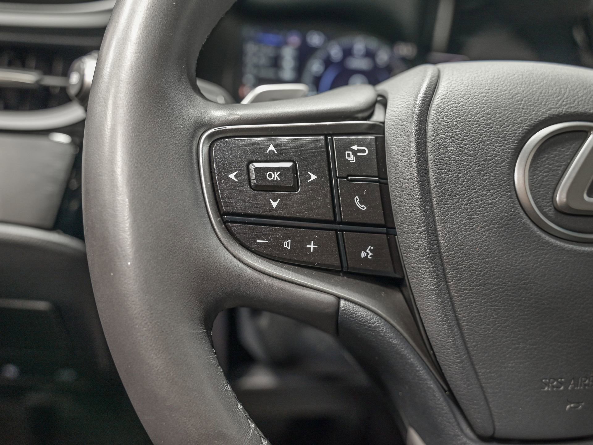 Used 2023 Lexus ES 250 w/ Premium Package image 17