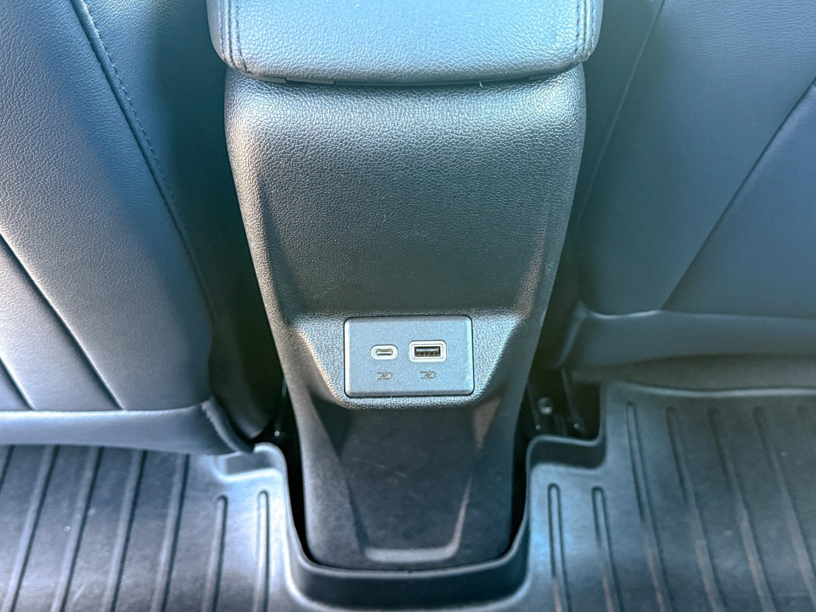 Used 2022 Chevrolet Bolt EUV Premier w/ Launch Edition image 26