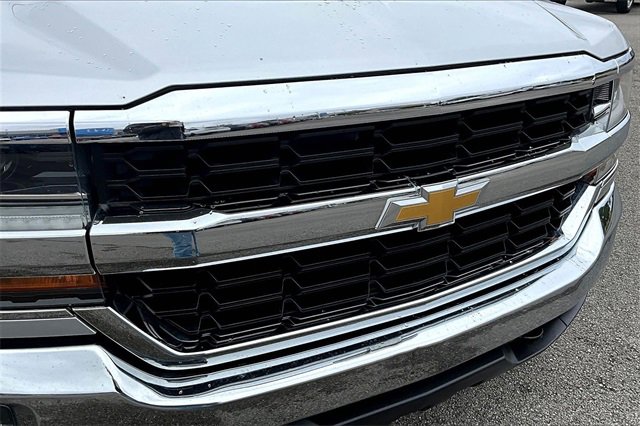 Used 2018 Chevrolet Silverado 1500 LT w/ All Star Edition image 29