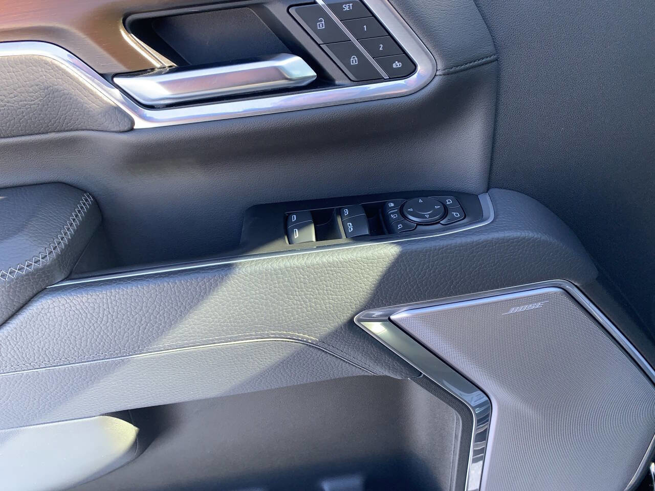 Used 2025 GMC Sierra 2500 Denali w/ Denali Reserve Package image 18