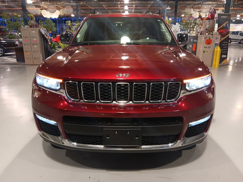 Used 2022 Jeep Grand Cherokee L Limited AWD/4WD image 3