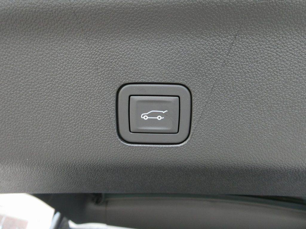 New 2026 Chevrolet Suburban High Country image 17