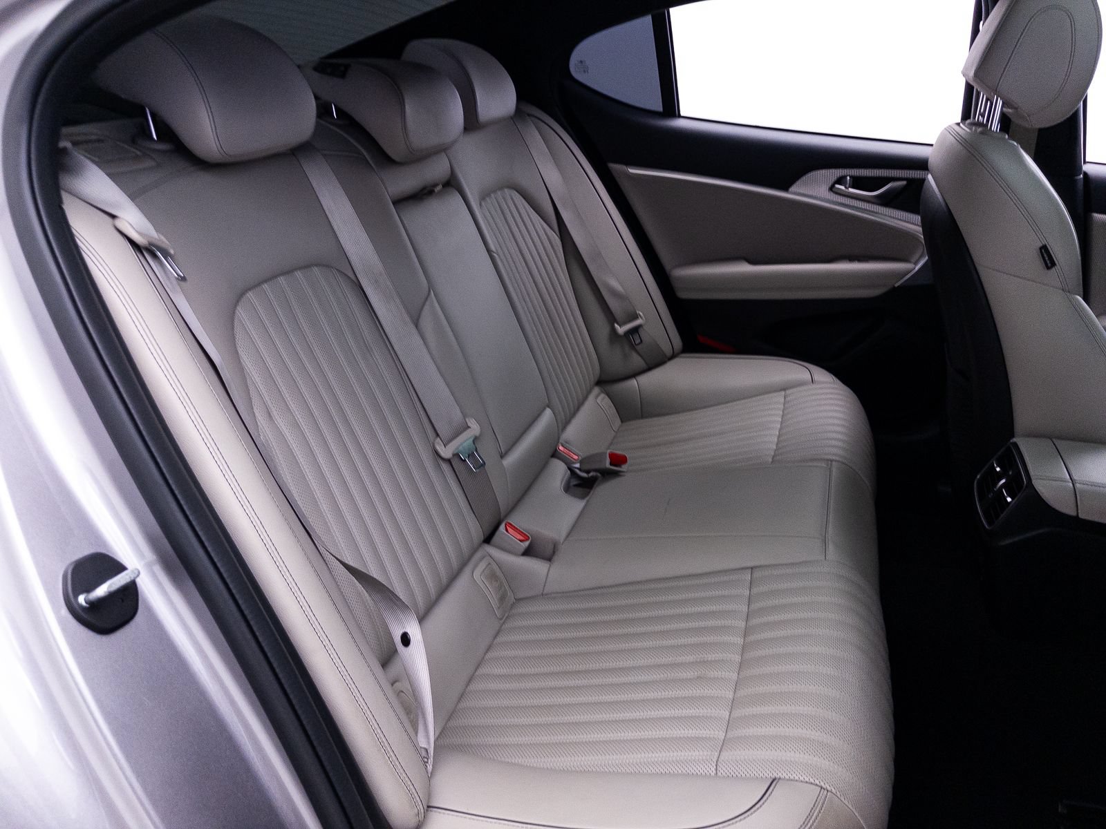 Used 2023 Genesis G70 2.0T w/ Sport Prestige Package RWD image 39