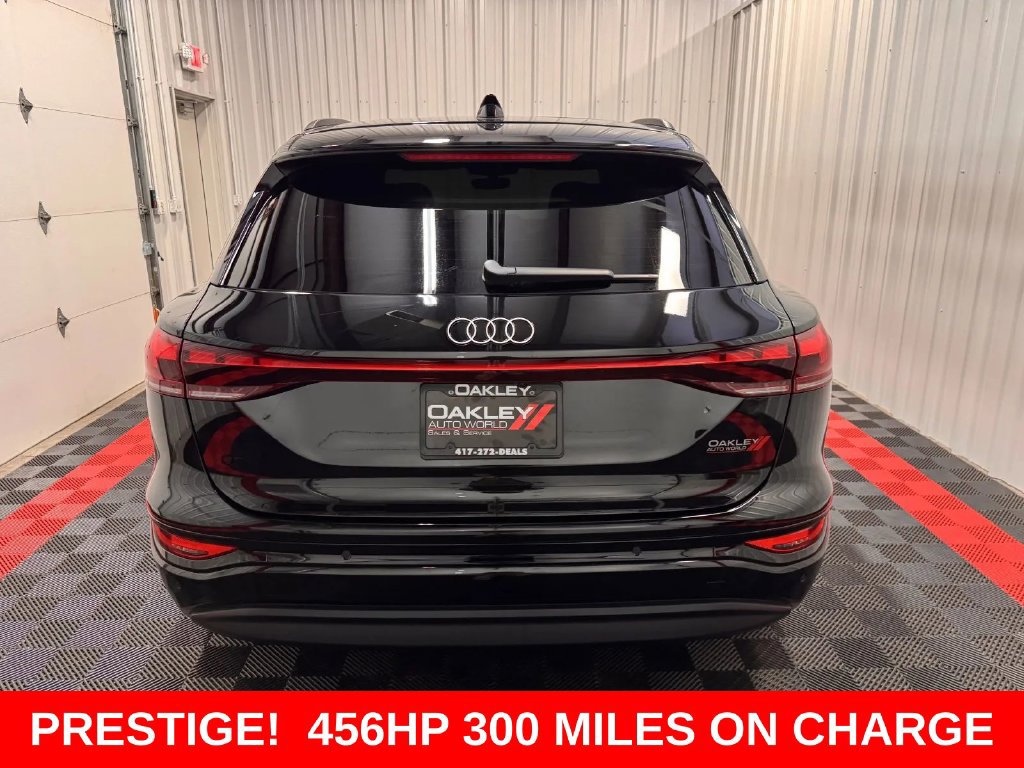 Used 2025 Audi Q6 e-tron Prestige w/ 20" Wheel Package AWD/4WD image 3