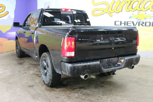 Used 2019 RAM 1500 Classic SLT w/ Black Appearance Group AWD/4WD image 5