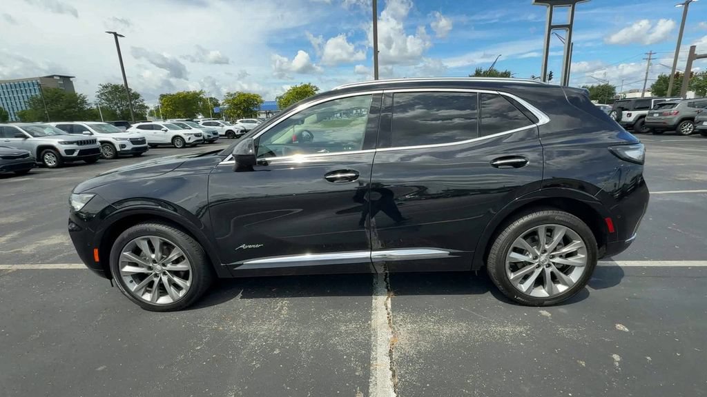 Used 2022 Buick Envision Avenir w/ Technology Package II FWD image 5