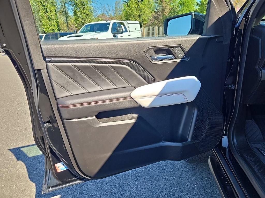 Used 2023 GMC Canyon AT4X image 12