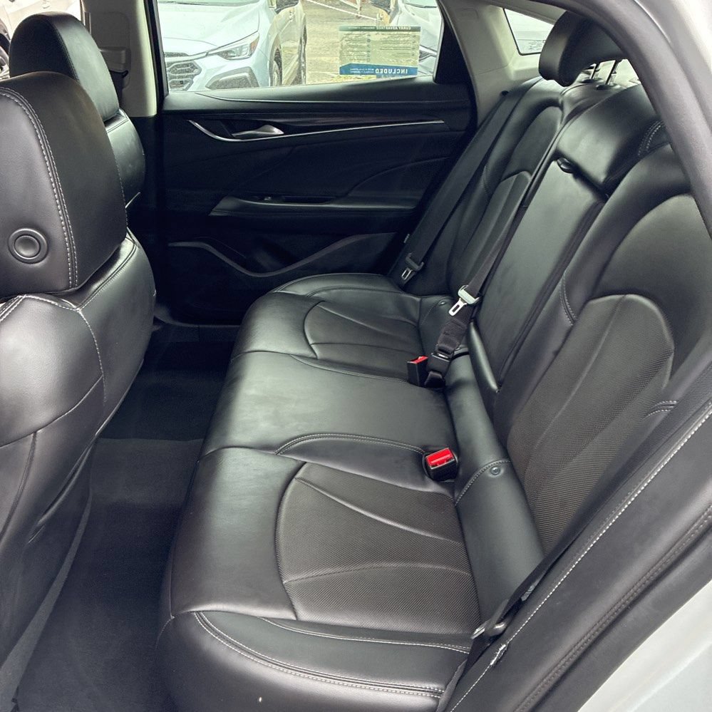 Used 2018 Buick LaCrosse Essence FWD image 3