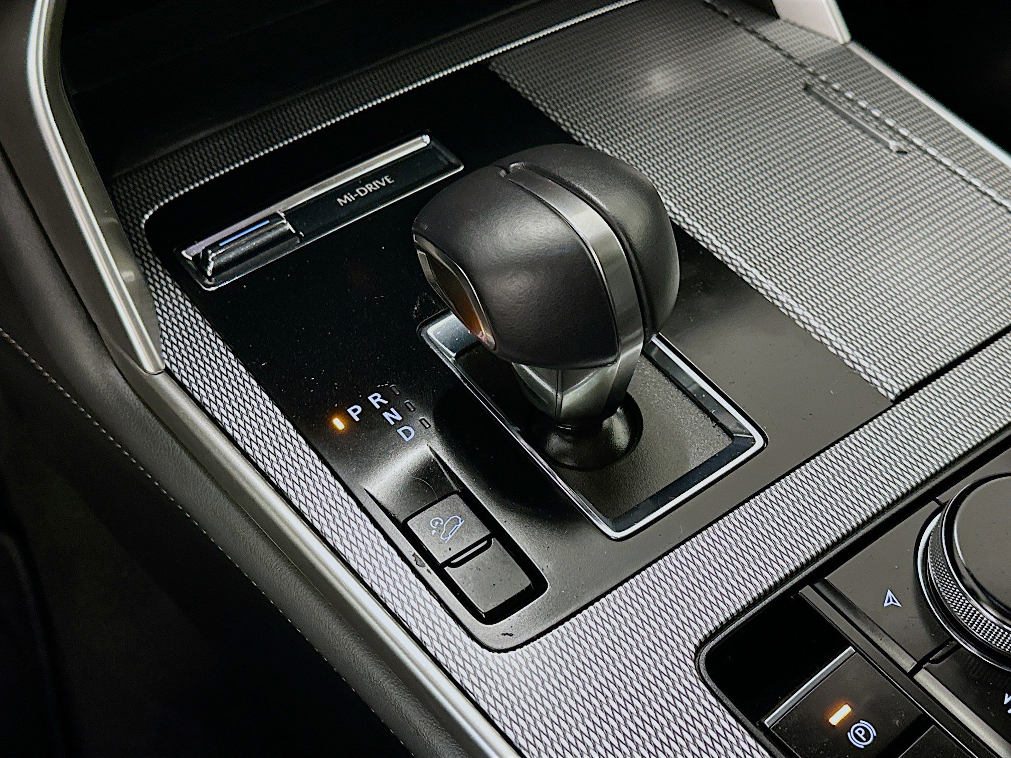 Used 2025 MAZDA CX-90 3.3 Turbo w/ Premium Sport Pkg image 25