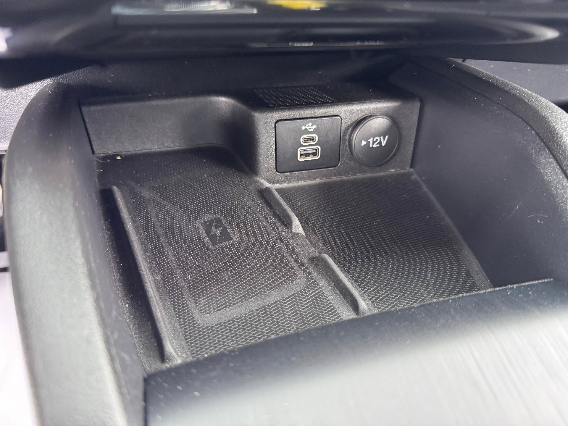 Used 2025 Ford Escape Platinum AWD/4WD image 35