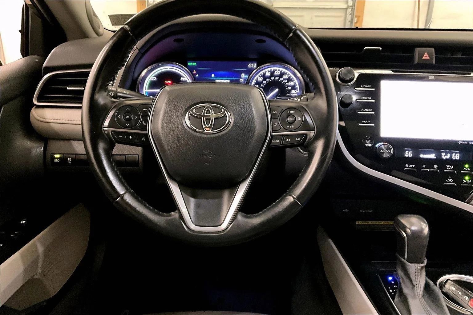 Used 2020 Toyota Camry XLE w/ Sunroof Package image 6