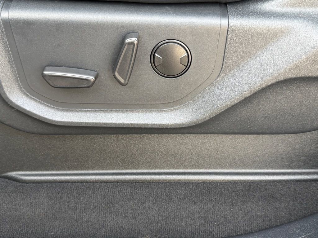 Used 2022 Ford F350 Lariat w/ Tremor Off-Road Package image 37