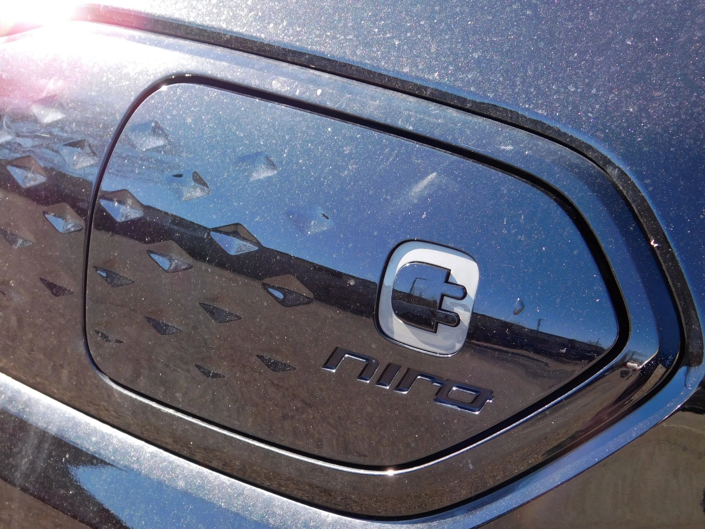 Used 2022 Kia Niro EX w/ Cold Weather Package image 4