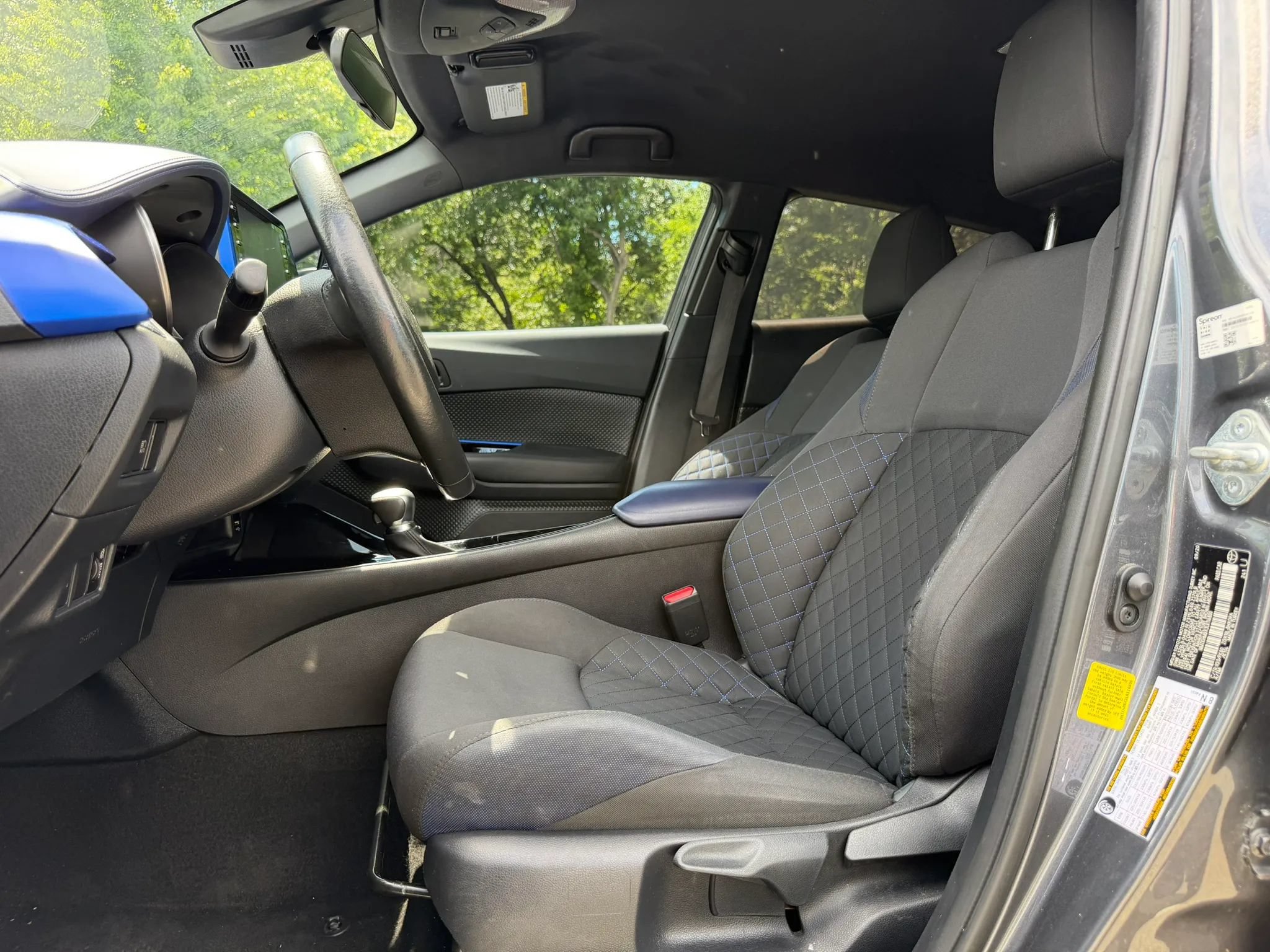 Used 2020 Toyota C-HR XLE FWD image 11