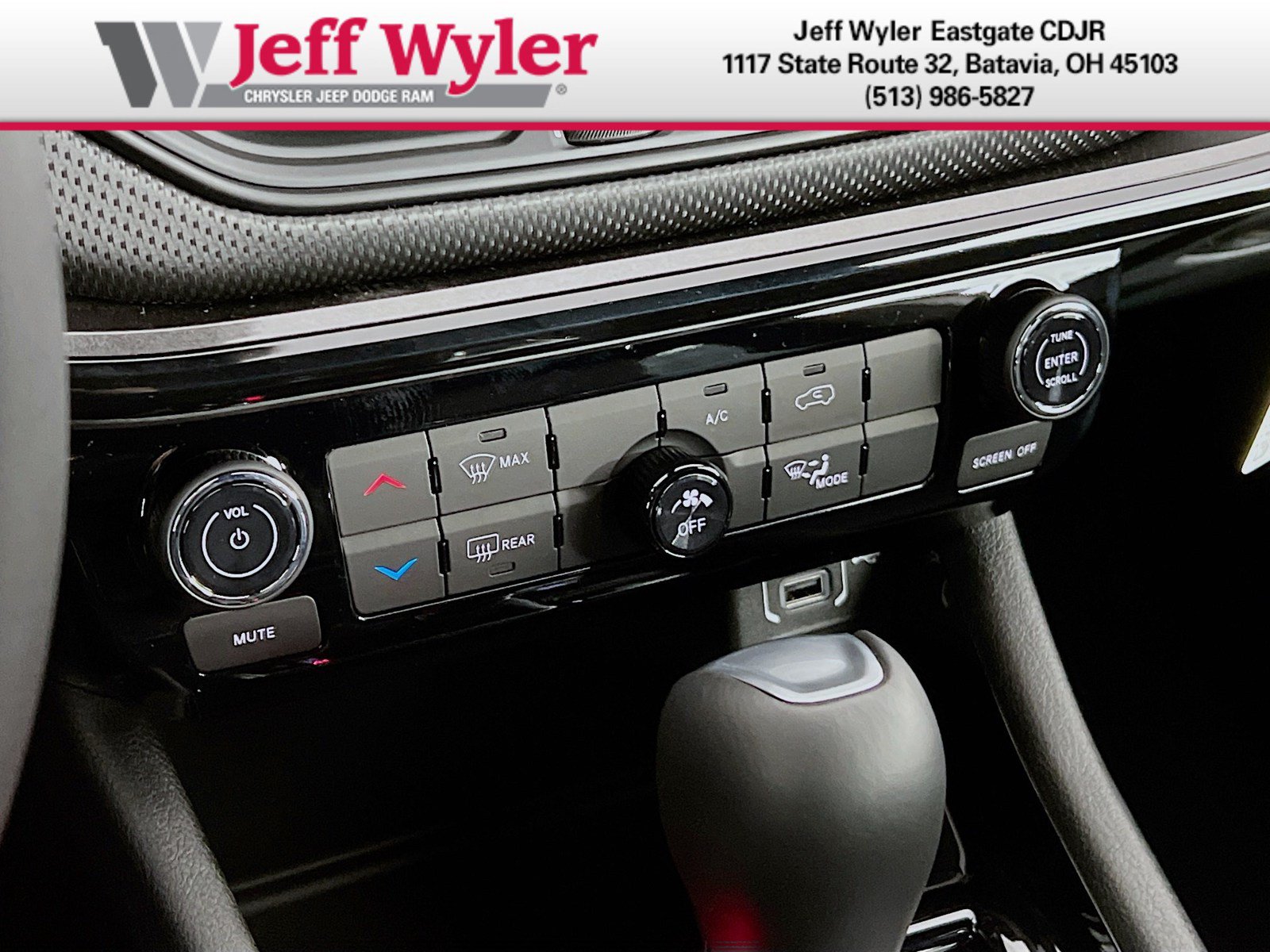 New 2026 Jeep Compass Latitude AWD/4WD image 10