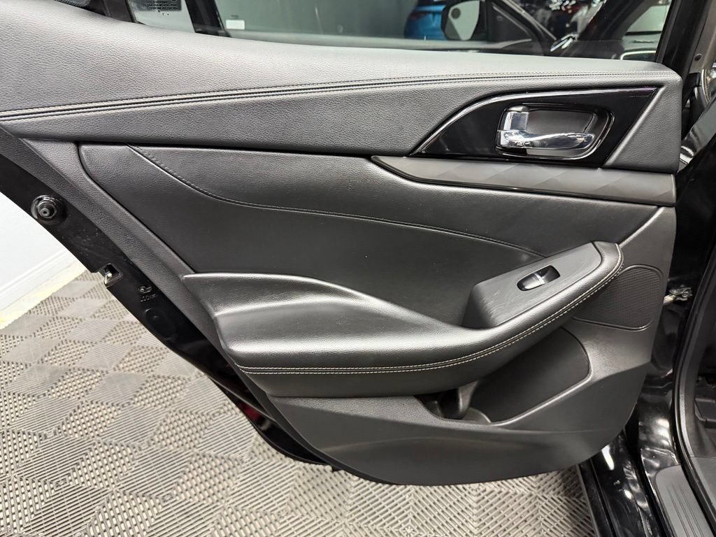 Used 2022 Nissan Maxima SV w/ Floor Mat Group FWD image 41