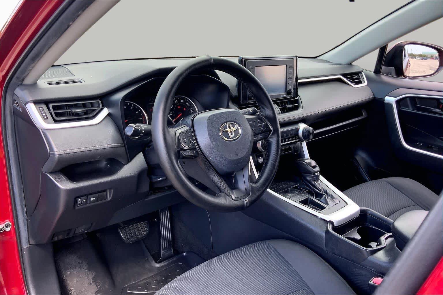 Used 2021 Toyota RAV4 LE FWD image 17