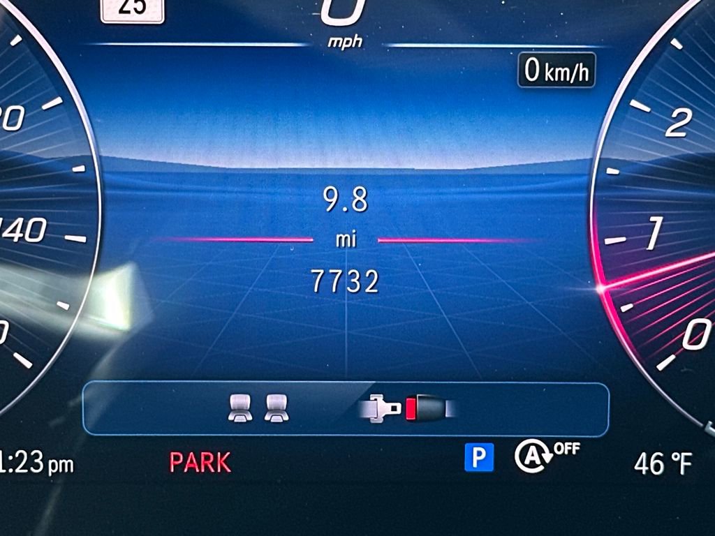 Certified 2025 Mercedes-Benz CLE 300 4MATIC Coupe image 4