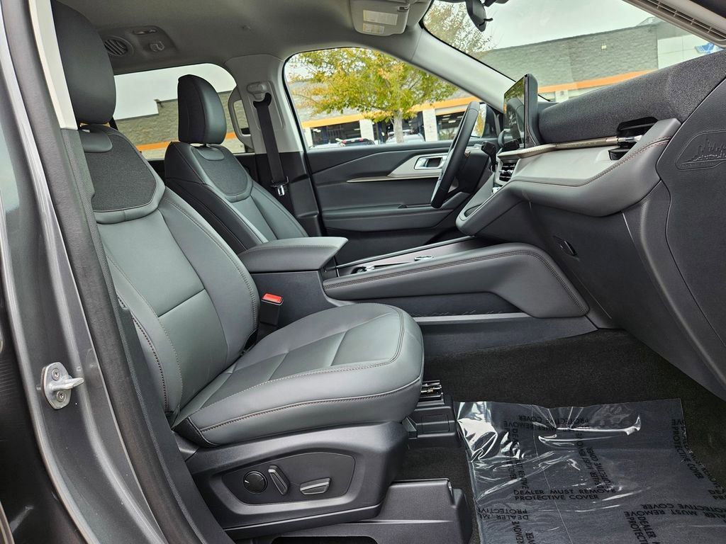 New 2026 Ford Explorer Active w/ Active Comfort Package image 32