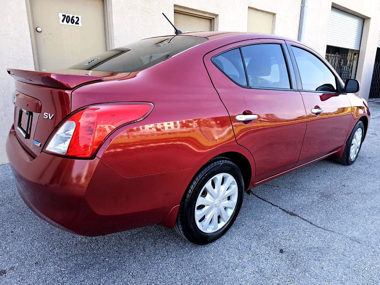 Used 2013 Nissan Versa SV image 17