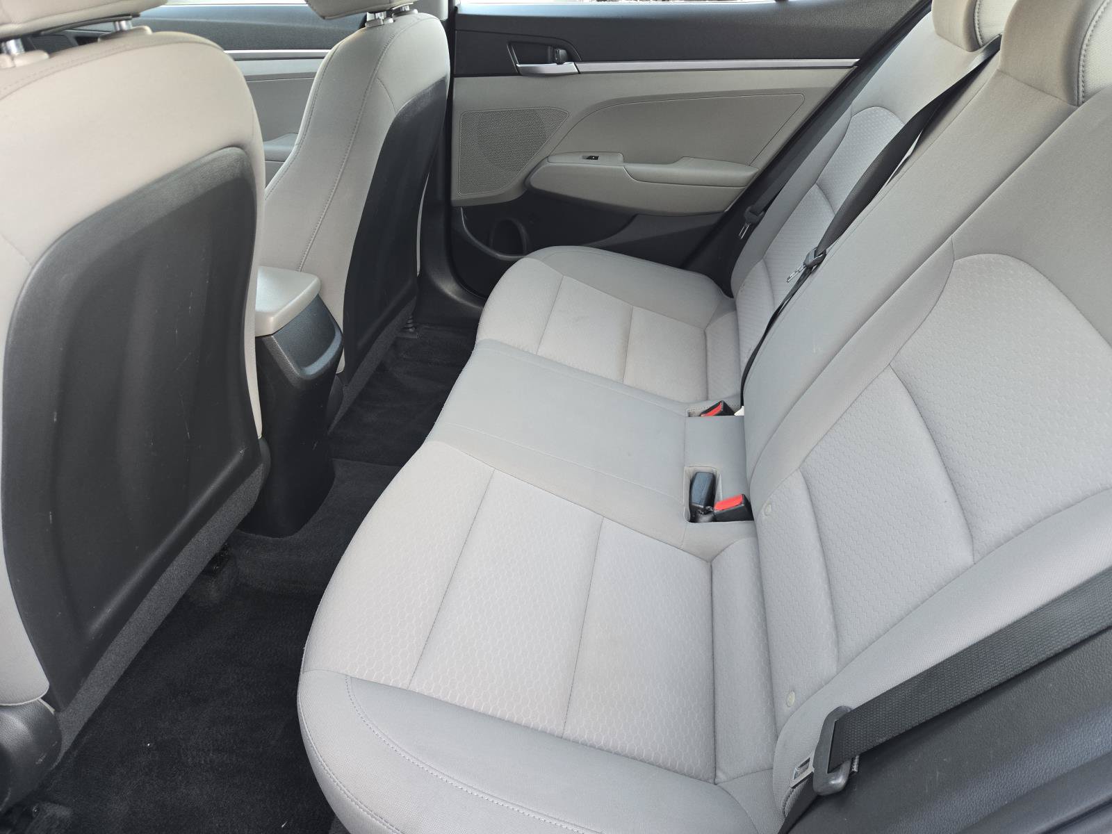 Used 2019 Hyundai Elantra SE FWD image 24