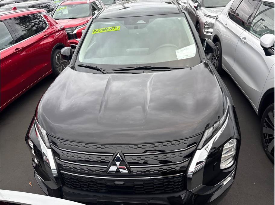 Used 2025 Mitsubishi Outlander SE AWD/4WD image 2