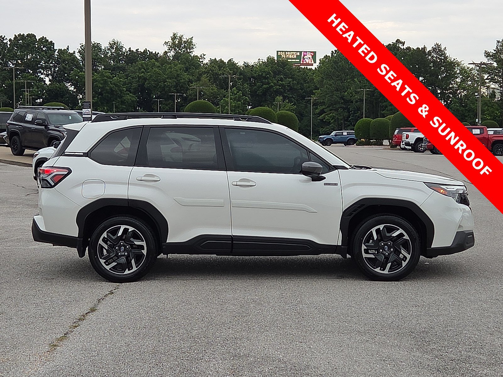 Used 2025 Subaru Forester Premium AWD/4WD image 6