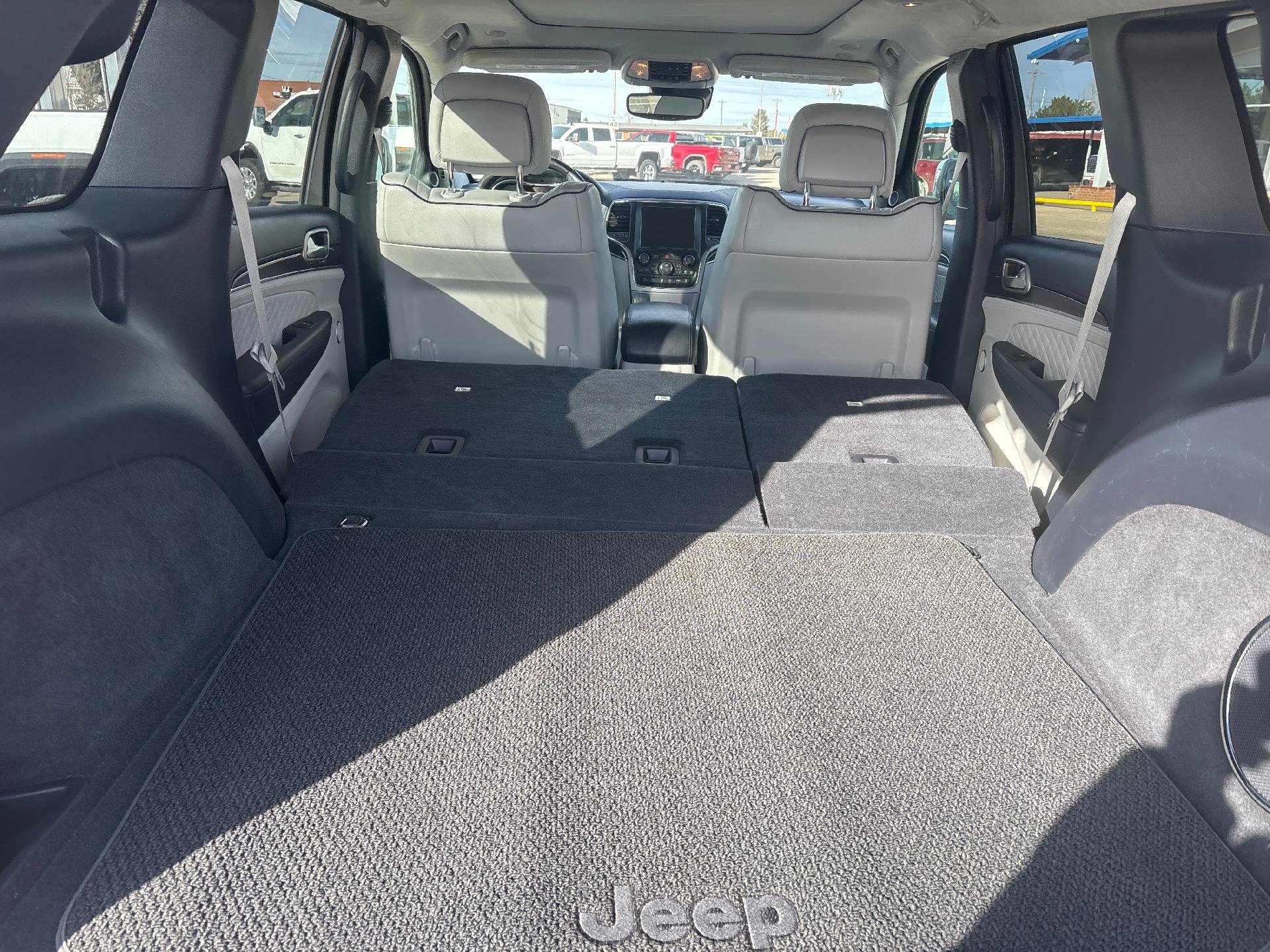 Used 2017 Jeep Grand Cherokee Summit AWD/4WD image 8