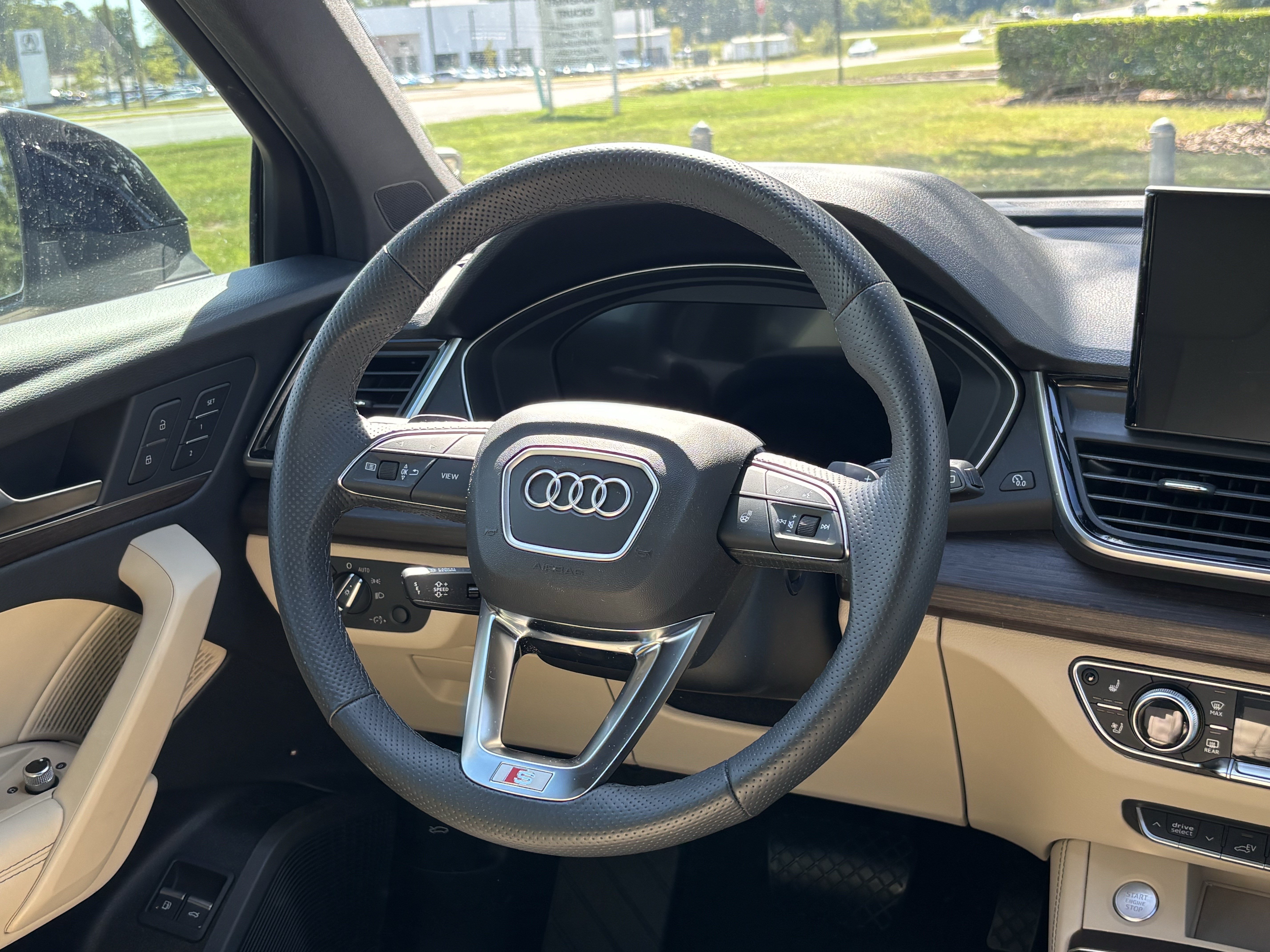 Used 2024 Audi Q5 e Premium Plus w/ Premium Plus Package AWD/4WD image 20