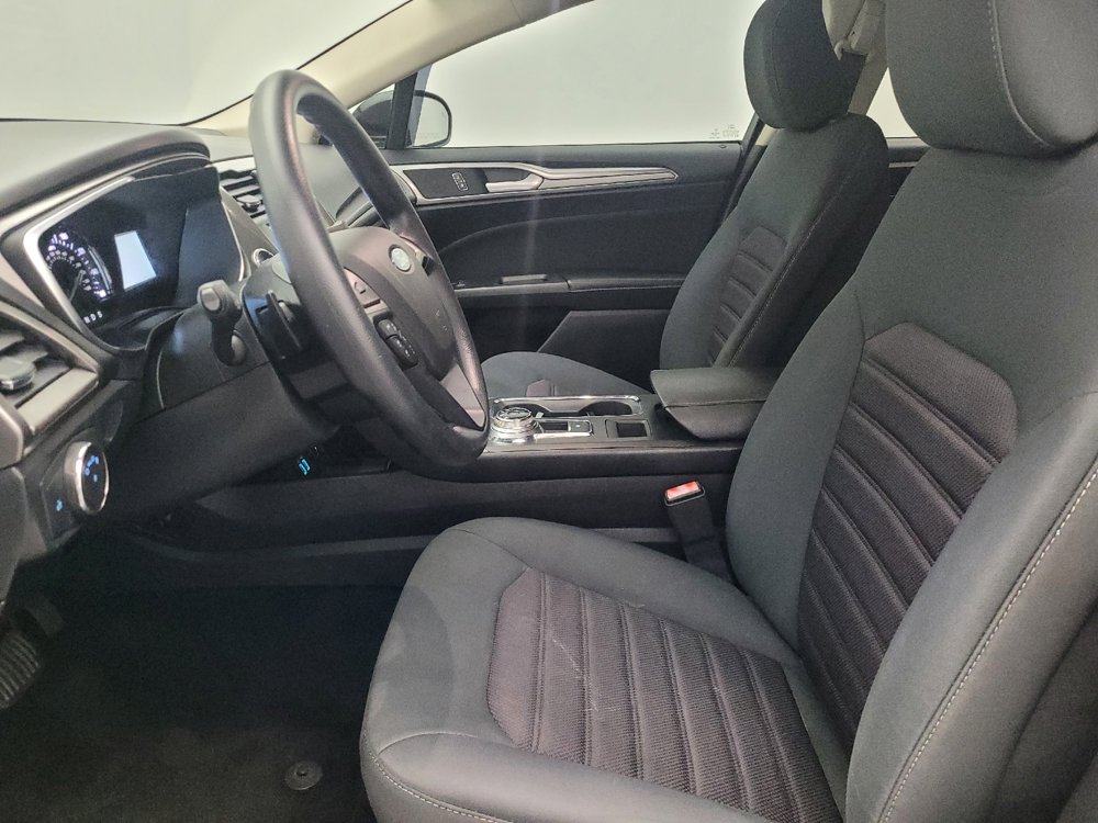 Used 2020 Ford Fusion SE image 17
