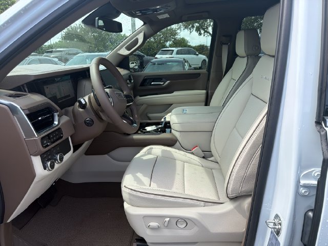 Used 2026 GMC Yukon XL Denali w/ Sun & Power Step Package AWD/4WD image 9
