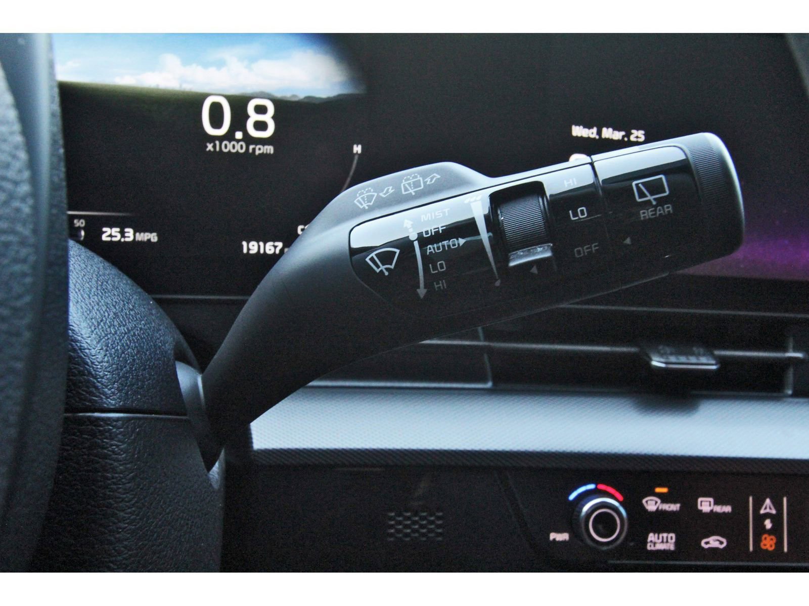 Used 2025 Kia Sportage SX image 21