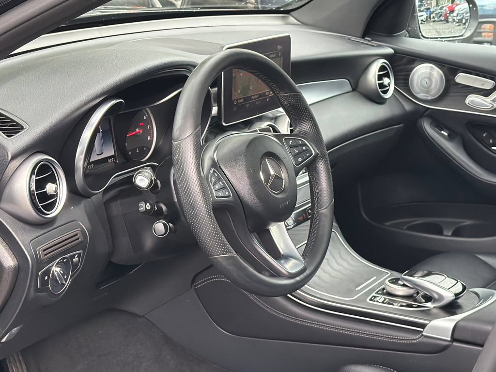Used 2018 Mercedes-Benz GLC 300 4MATIC image 14